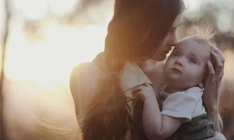 Mẹ đơn thân có nên đi bước nữa hay ở vậy nuôi con